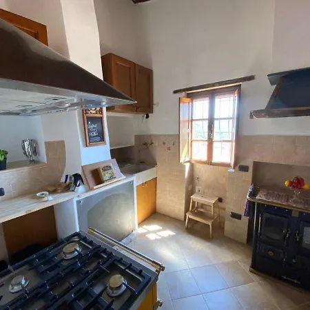 Ferienhaus Mas Du Sciarmuntan Tavole